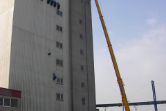 2006 - DB0PTV Fertigstellung mit Kran