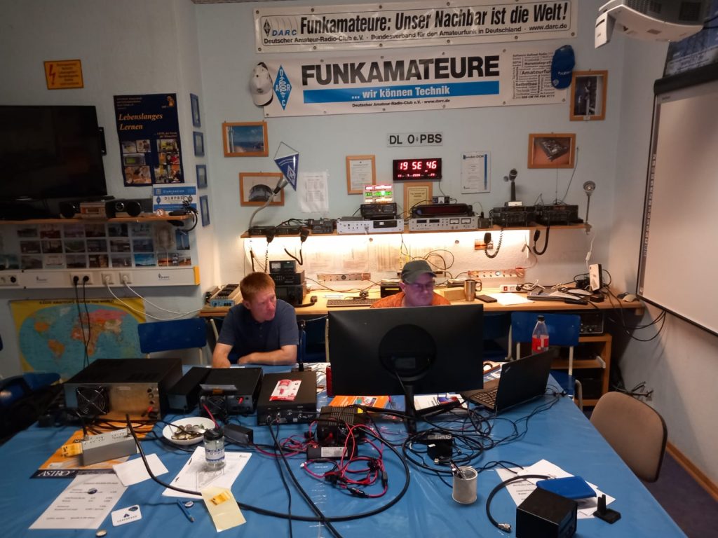 Teamarbeit beim Funkbetrieb